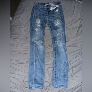 American Eagle distressed stretch jegging